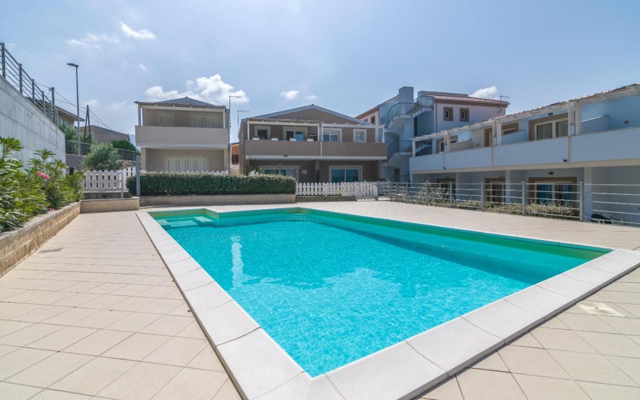 Villetta Federico climatizzata con giardino privato Viddalba Esterno foto