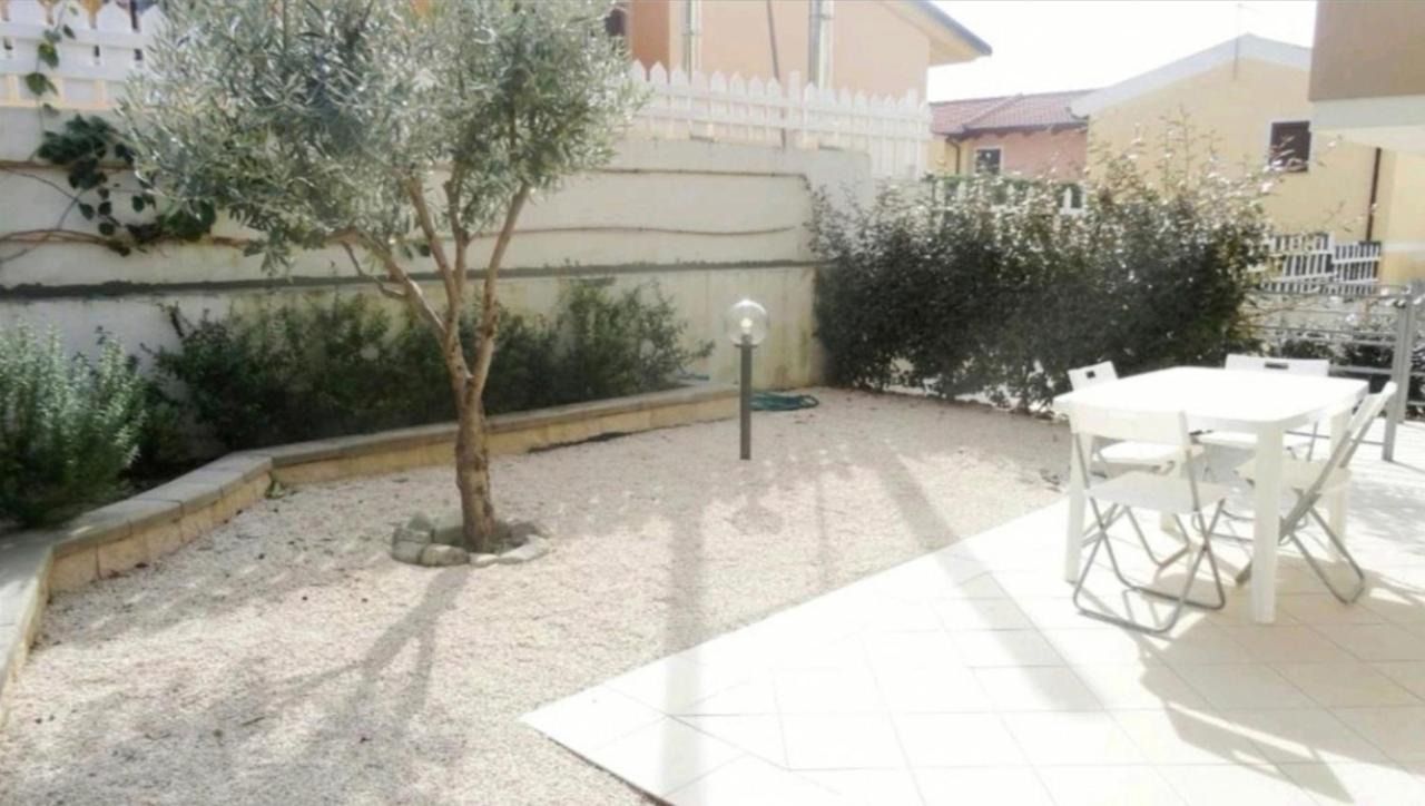 Villetta Federico climatizzata con giardino privato Viddalba Esterno foto