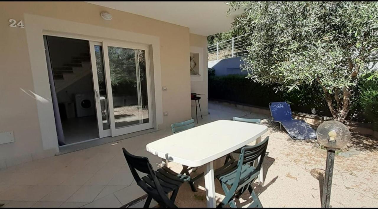 Villetta Federico climatizzata con giardino privato Viddalba Esterno foto
